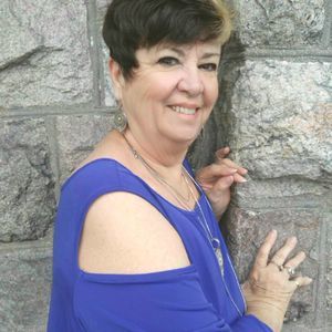 Meet your Posher, Claudia